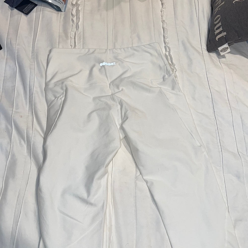 White leggings !